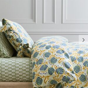 ISO - West Elm Vine Floral Duvet Cover